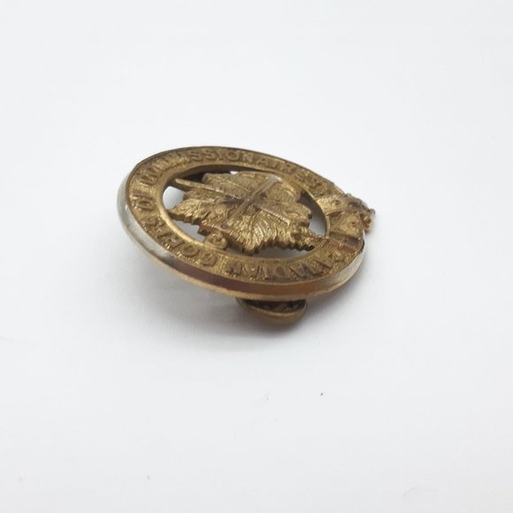 Cap Badge -Canadian Corps of Commissionaires - Picture 5 of 11